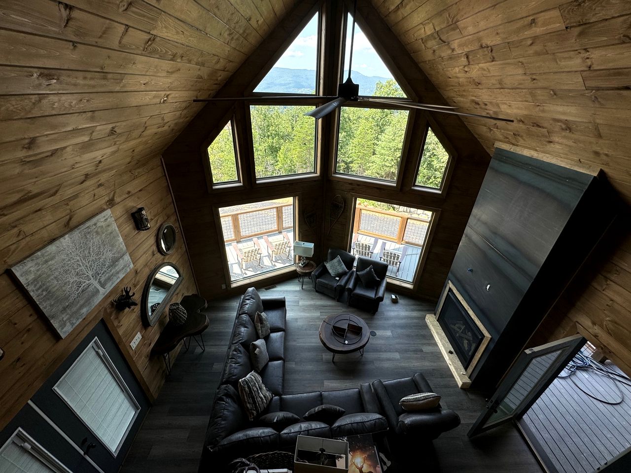 Gorgeous Cabin with Indoor Pool, Fireplace and Barbecue in Sevierville, Tennessee