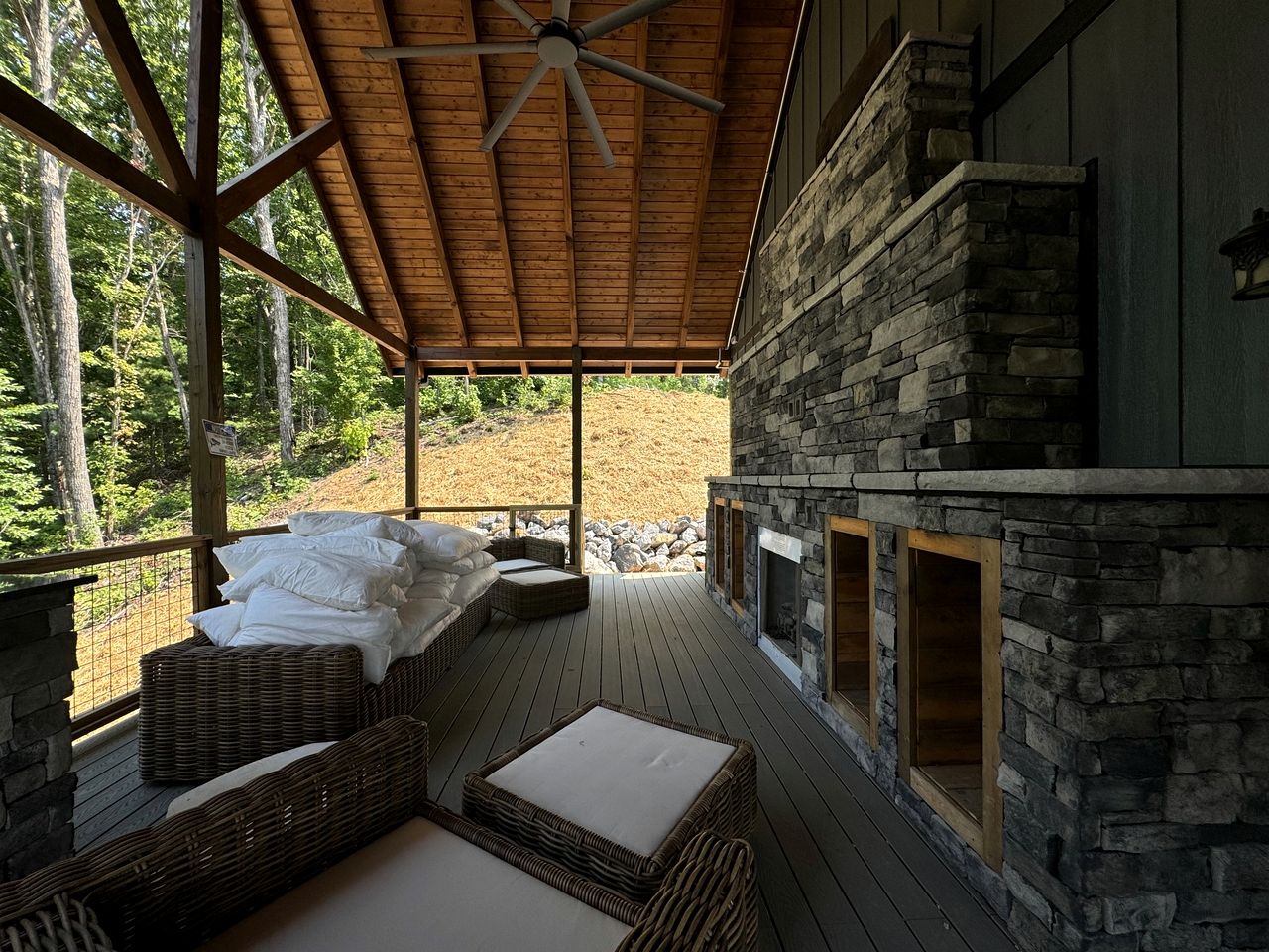 Gorgeous Cabin with Indoor Pool, Fireplace and Barbecue in Sevierville, Tennessee