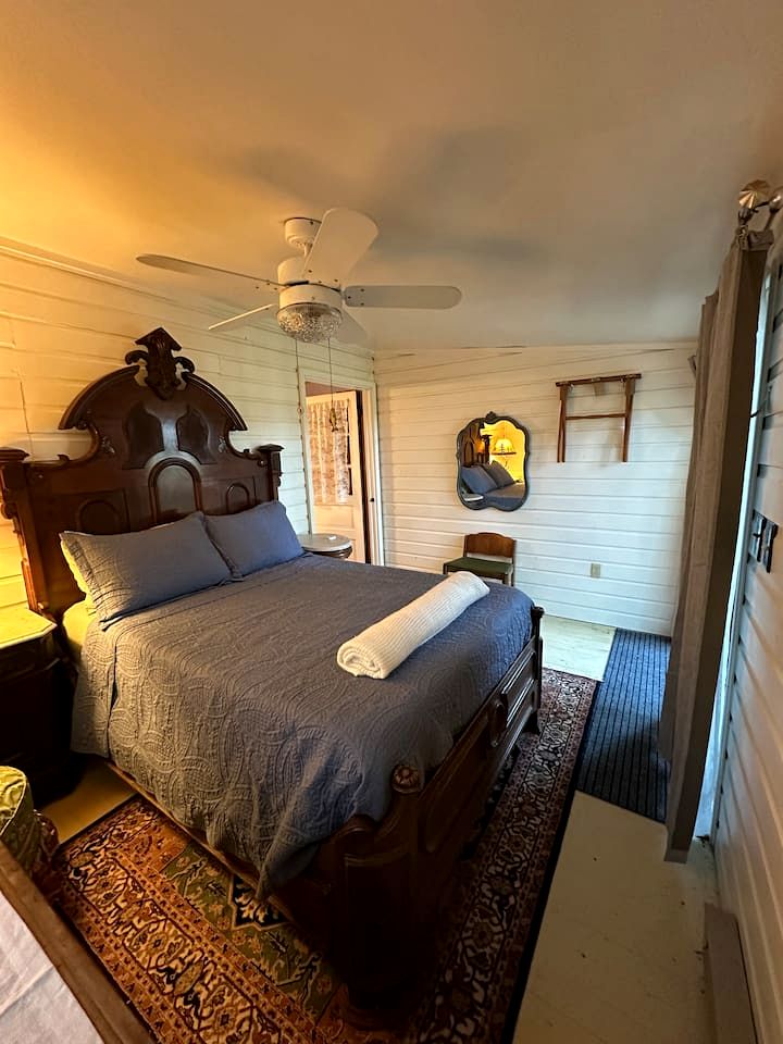 Hidden Countryside Gem with Fire Pit & Tranquil Setting in Aspers, Pennsylvania