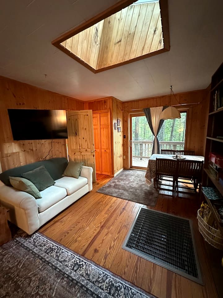 Hidden Countryside Gem with Fire Pit & Tranquil Setting in Aspers, Pennsylvania