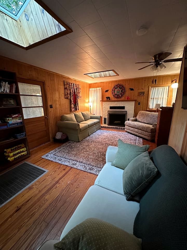 Hidden Countryside Gem with Fire Pit & Tranquil Setting in Aspers, Pennsylvania