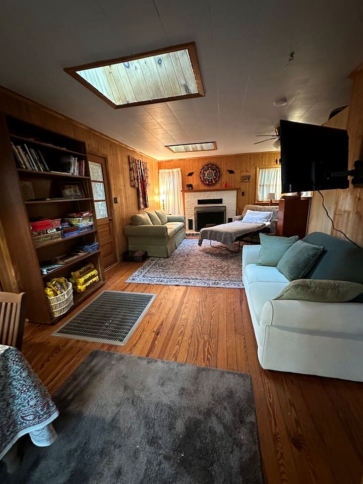 Hidden Countryside Gem with Fire Pit & Tranquil Setting in Aspers, Pennsylvania