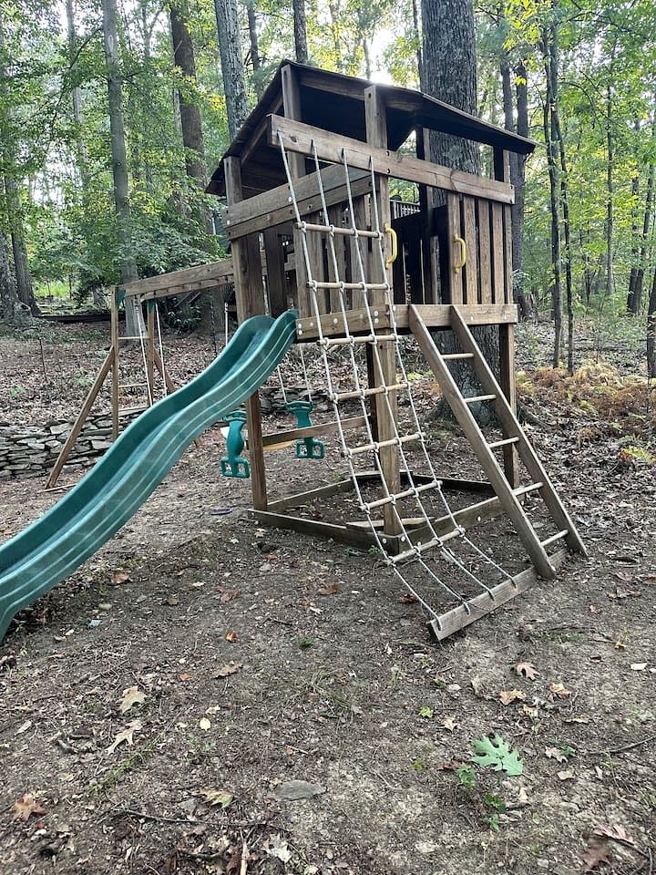 Hidden Countryside Gem with Fire Pit & Tranquil Setting in Aspers, Pennsylvania