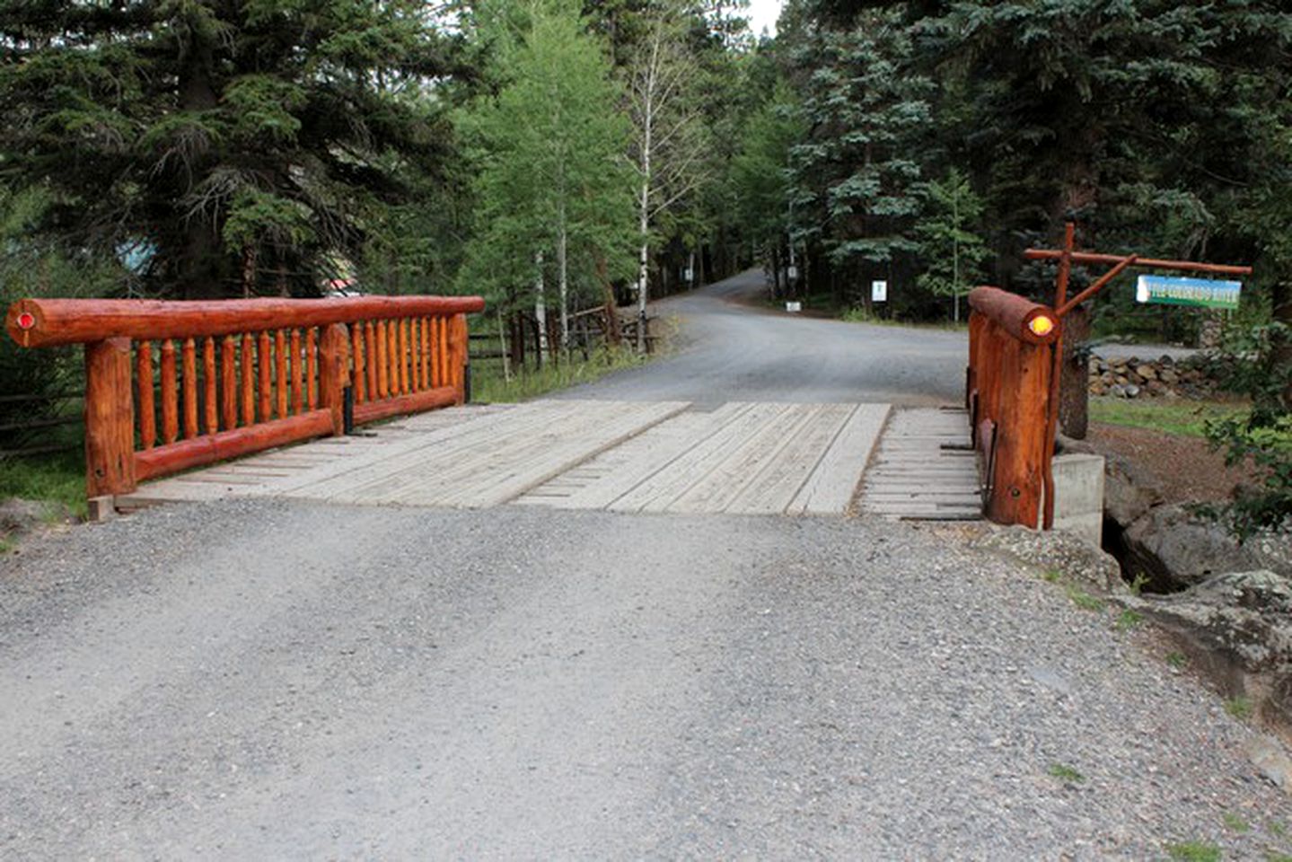 One-Bedroom Suite Lodging Perfect for Families on a Resort in Greer, Arizona