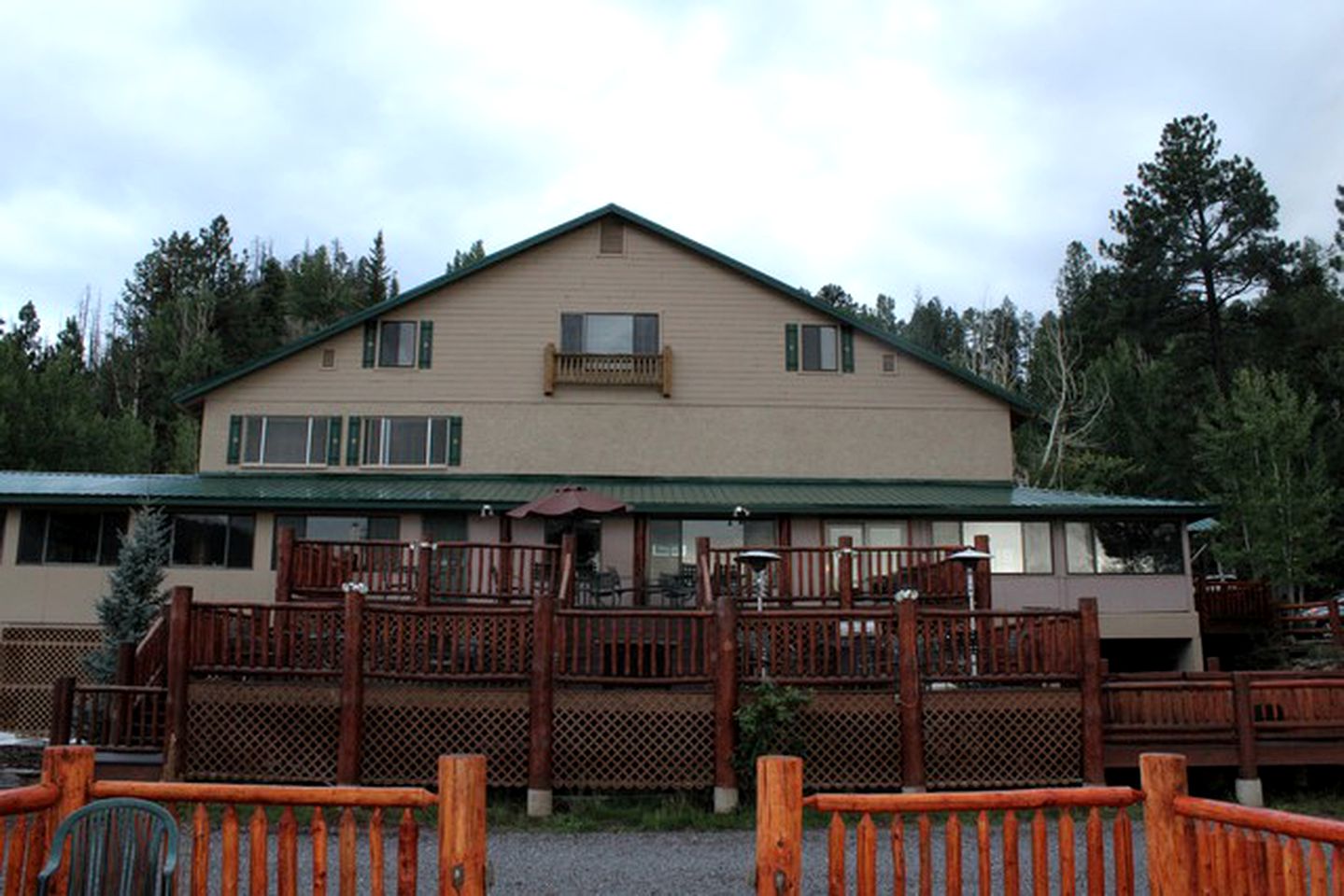 One-Bedroom Suite Lodging Perfect for Families on a Resort in Greer, Arizona