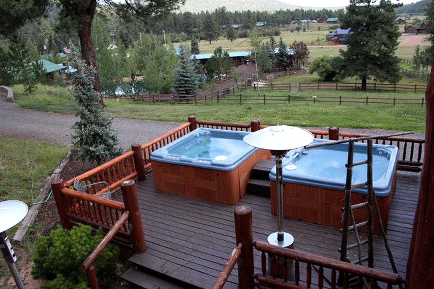 One-Bedroom Suite Lodging Perfect for Families on a Resort in Greer, Arizona