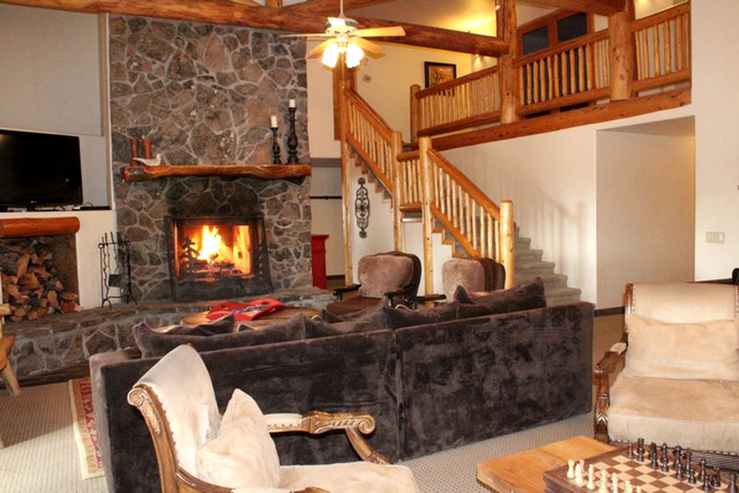 Spacious Two-Bedroom Suite Set on a Resort in the White Mountains in Greer, Arizona