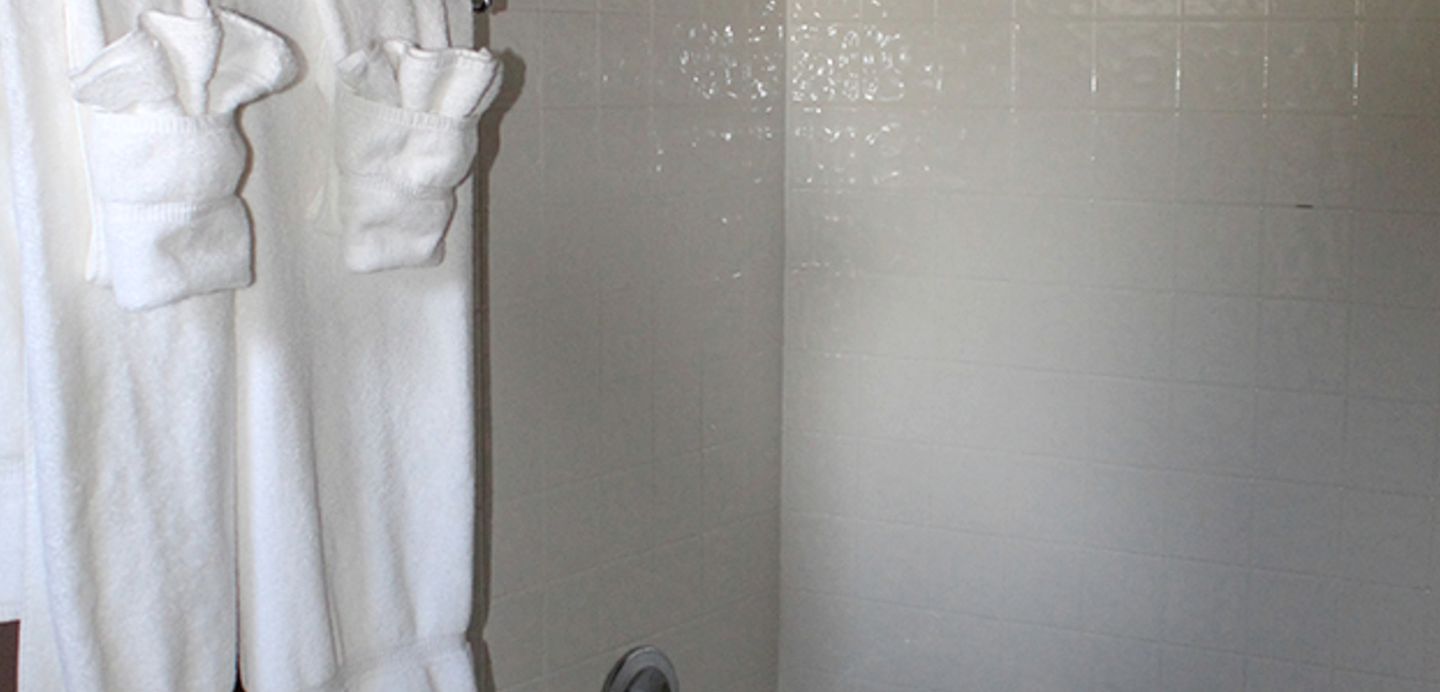 Charming Room on a Lodging Retreat Amid the White Mountains in Greer, Arizona