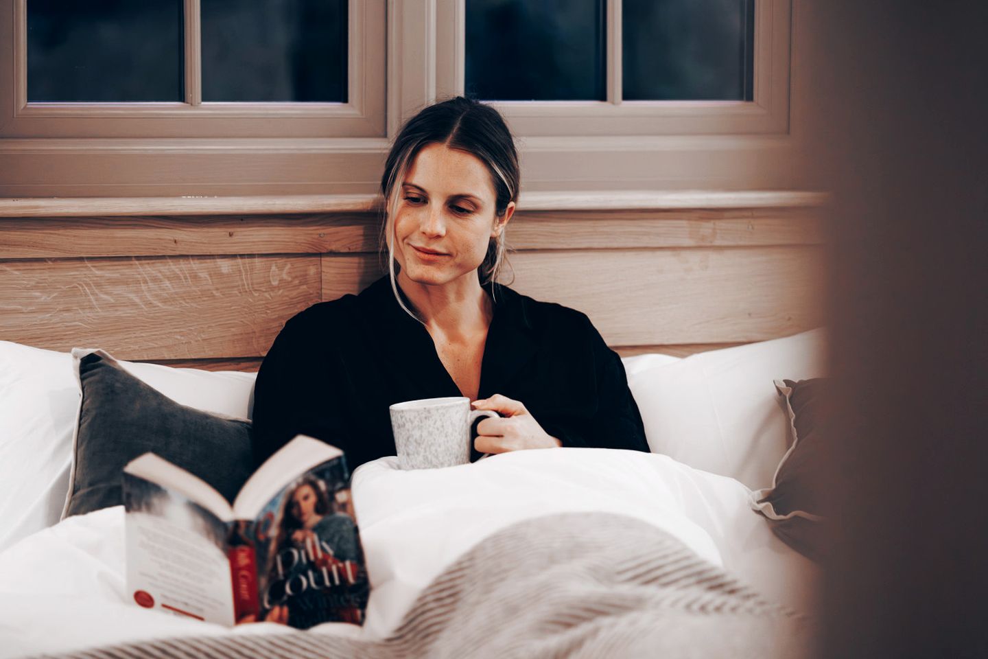 Charming Countryside Lodge with Private Spa, Hot Tub & Firepit, Serene Retreat Near Binsted, England