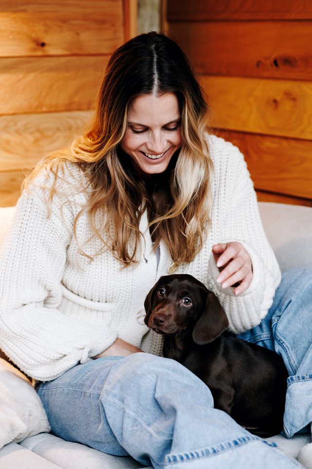 Charming Countryside Lodge with Private Spa, Hot Tub & Firepit, Serene Retreat Near Binsted, England