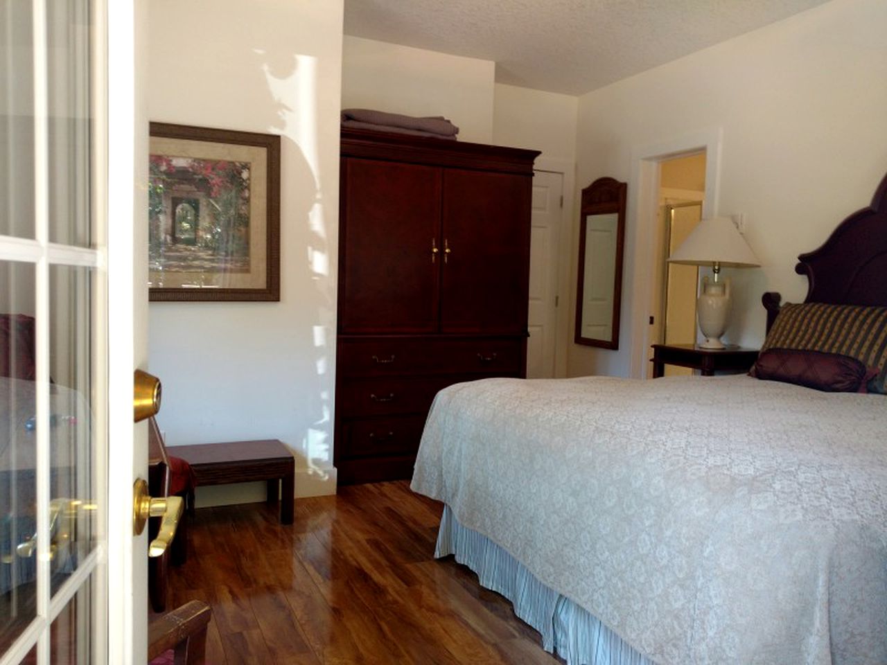 Elegant Bed and Breakfast Accommodation for Romantic Getaway near Eugenia Falls, Ontario