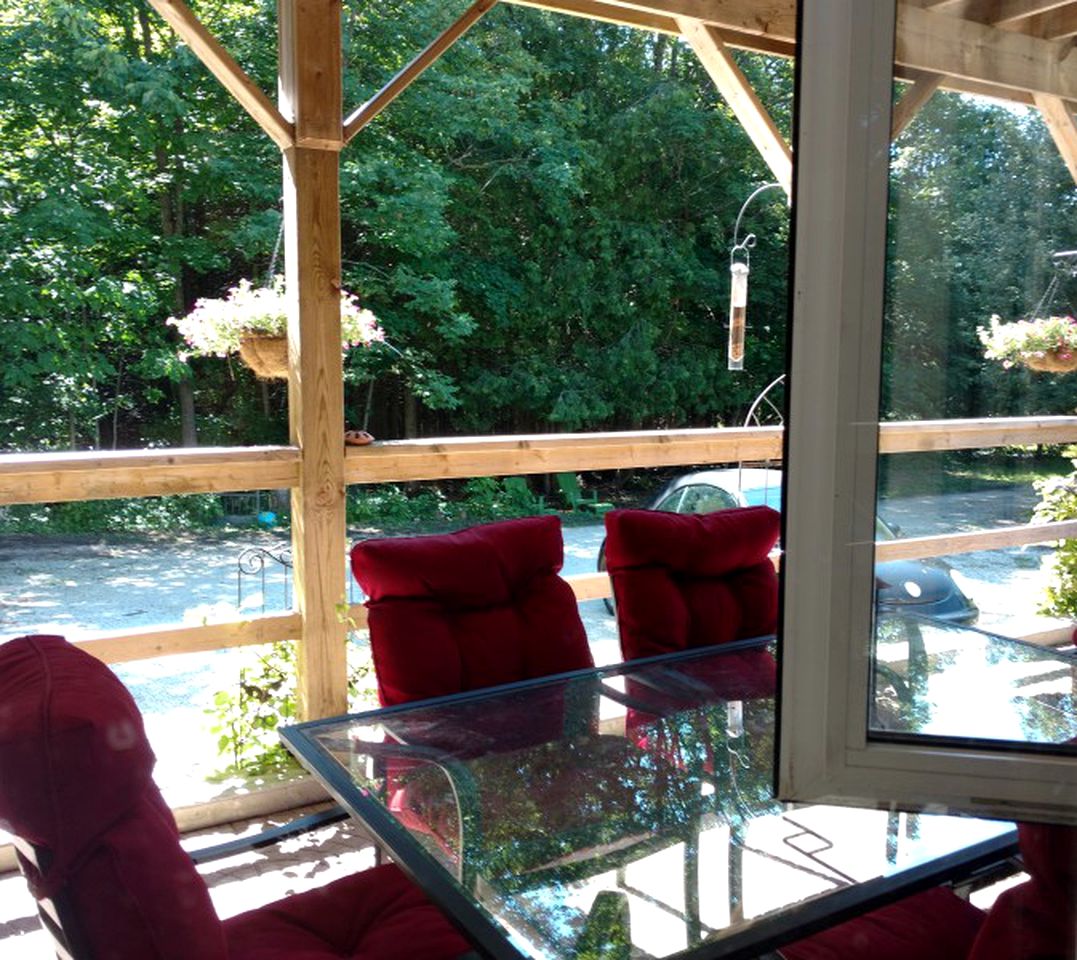 Bed and Breakfast Accommodation for Romantic Getaway in Beaver Valley, Ontario