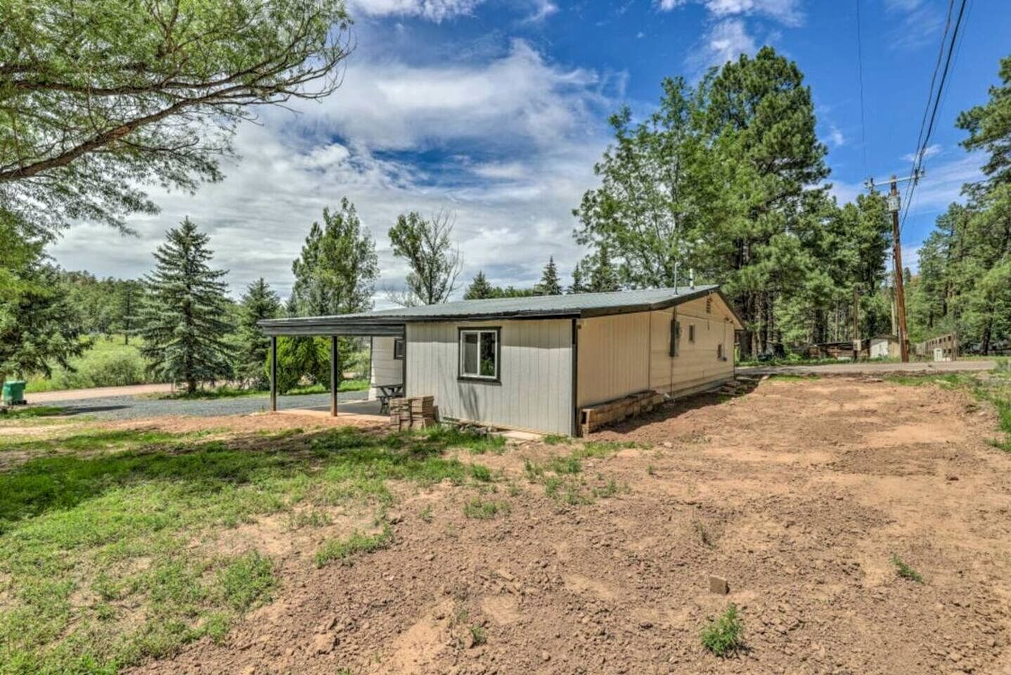 Peaceful Cabin Surrounded by Nature for a Relaxing Escape in Show Low, Arizona