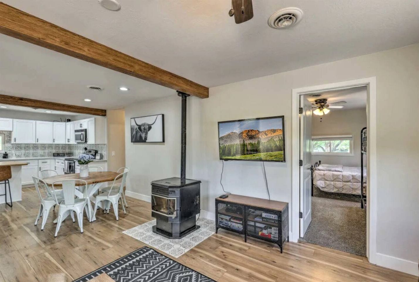 Peaceful Cabin Surrounded by Nature for a Relaxing Escape in Show Low, Arizona