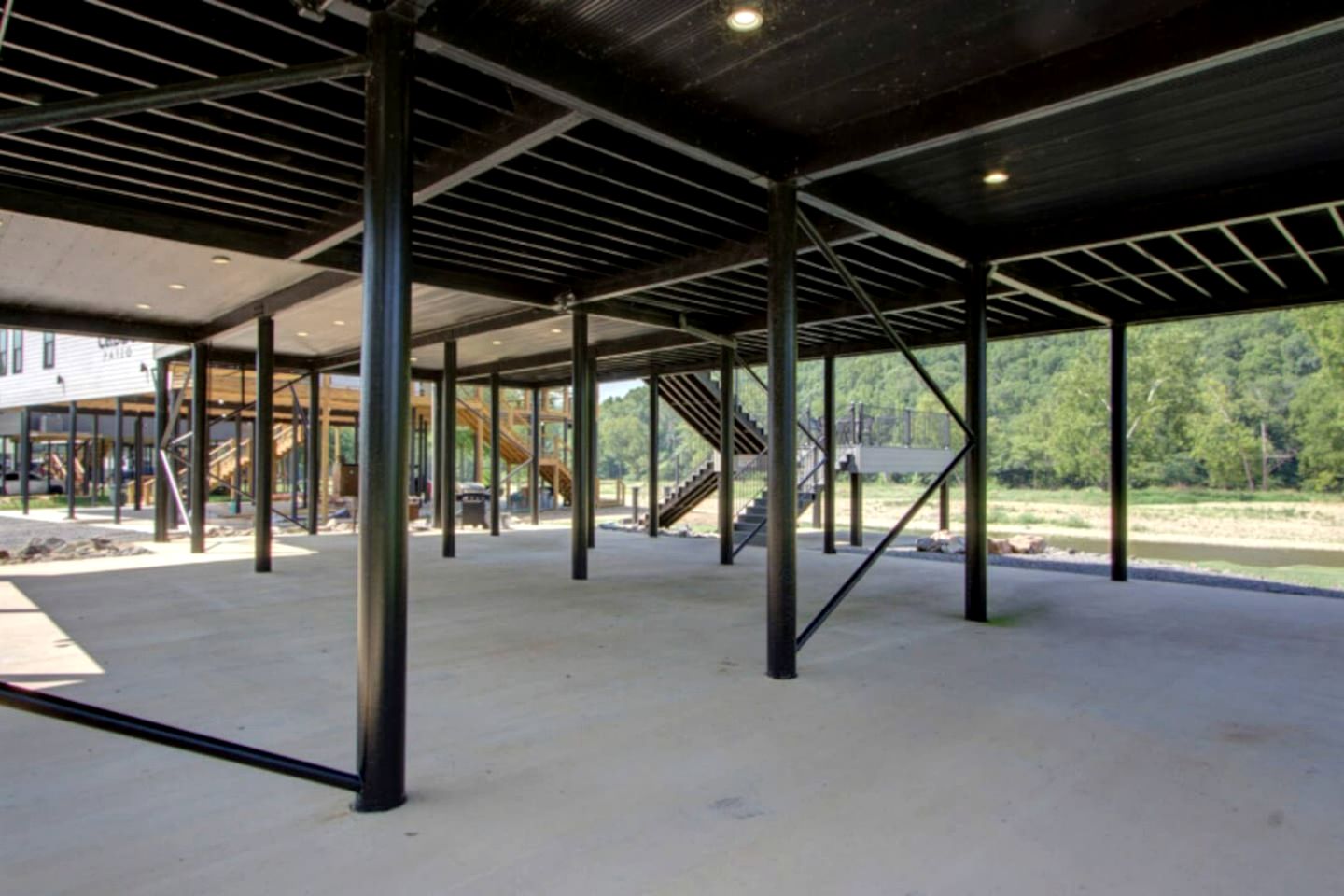 Stunning Elevated Cabin on the Caddo River for a Peaceful Getaway with Gorgeous Views in Glenwood, Arkansas