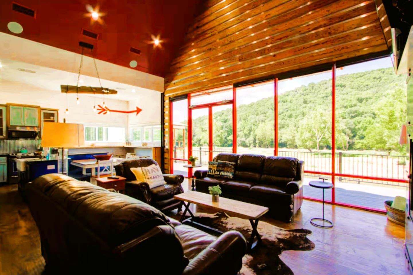 Stunning Elevated Cabin on the Caddo River for a Peaceful Getaway with Gorgeous Views in Glenwood, Arkansas