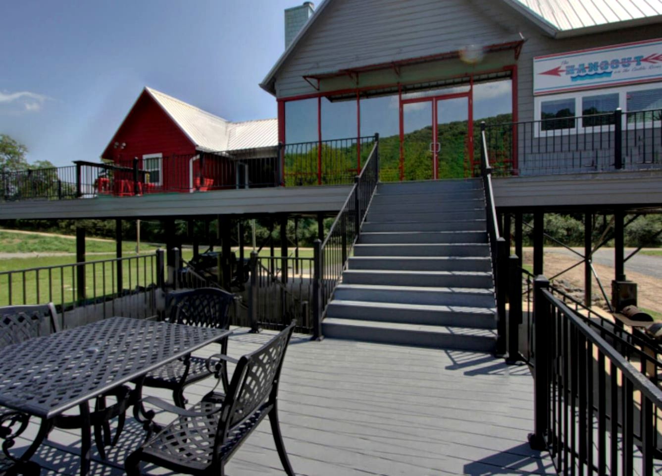 Stunning Elevated Cabin on the Caddo River for a Peaceful Getaway with Gorgeous Views in Glenwood, Arkansas