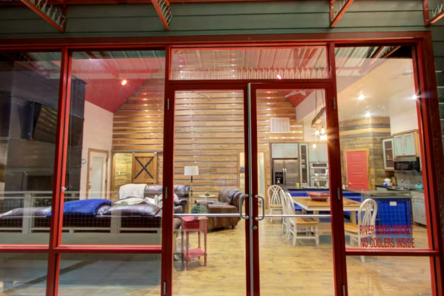 Stunning Elevated Cabin on the Caddo River for a Peaceful Getaway with Gorgeous Views in Glenwood, Arkansas