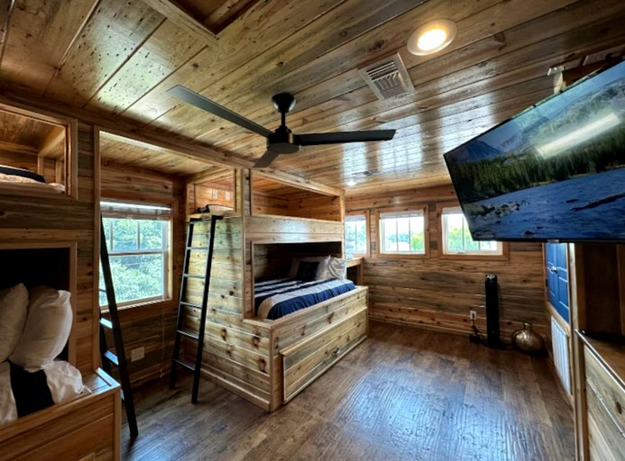 Cabins (United States of America, Glenwood, Arkansas)