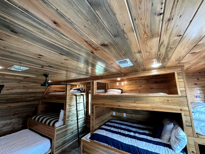 Cabins (United States of America, Glenwood, Arkansas)