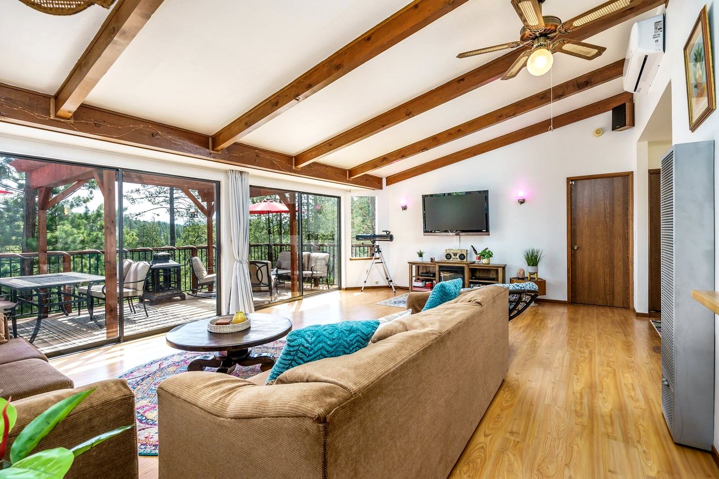 Incredible Cabin with Nice Views in Groveland, California