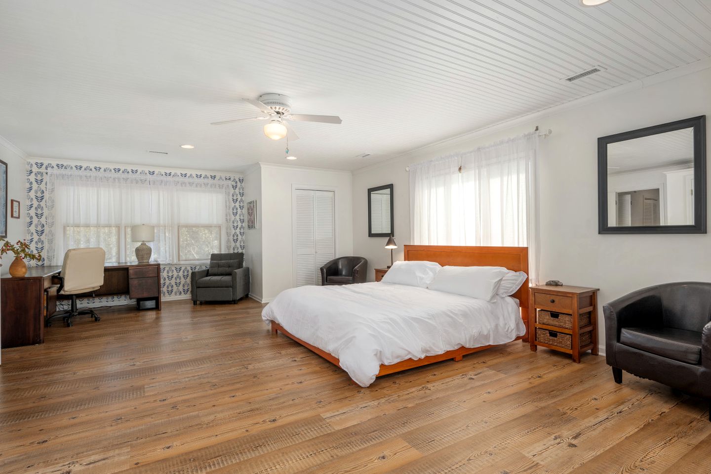 Gorgeous Waterfront Vacation Rental for an Unforgettable Family Getaway in Frisco, North Carolina