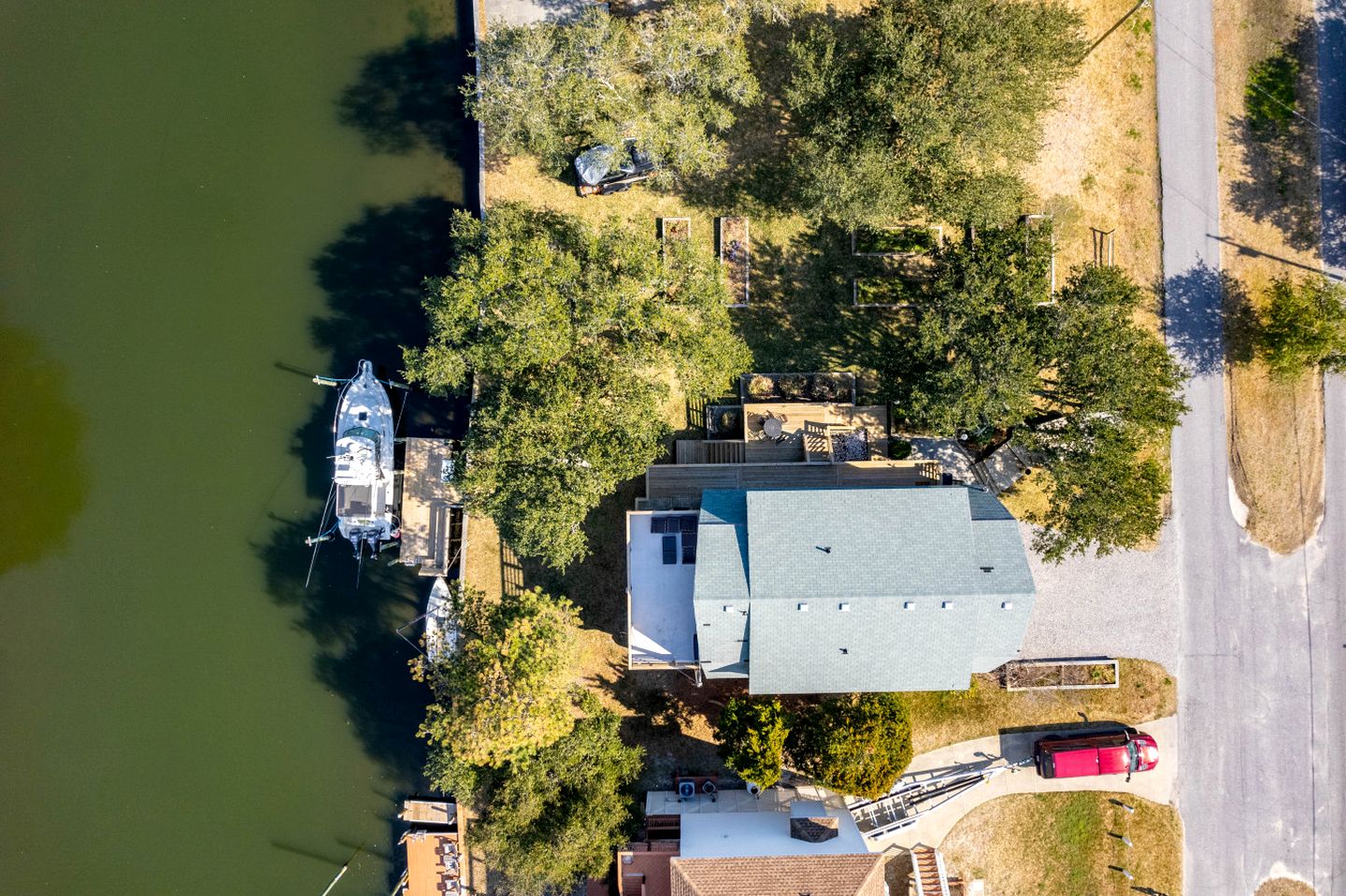 Gorgeous Waterfront Vacation Rental for an Unforgettable Family Getaway in Frisco, North Carolina