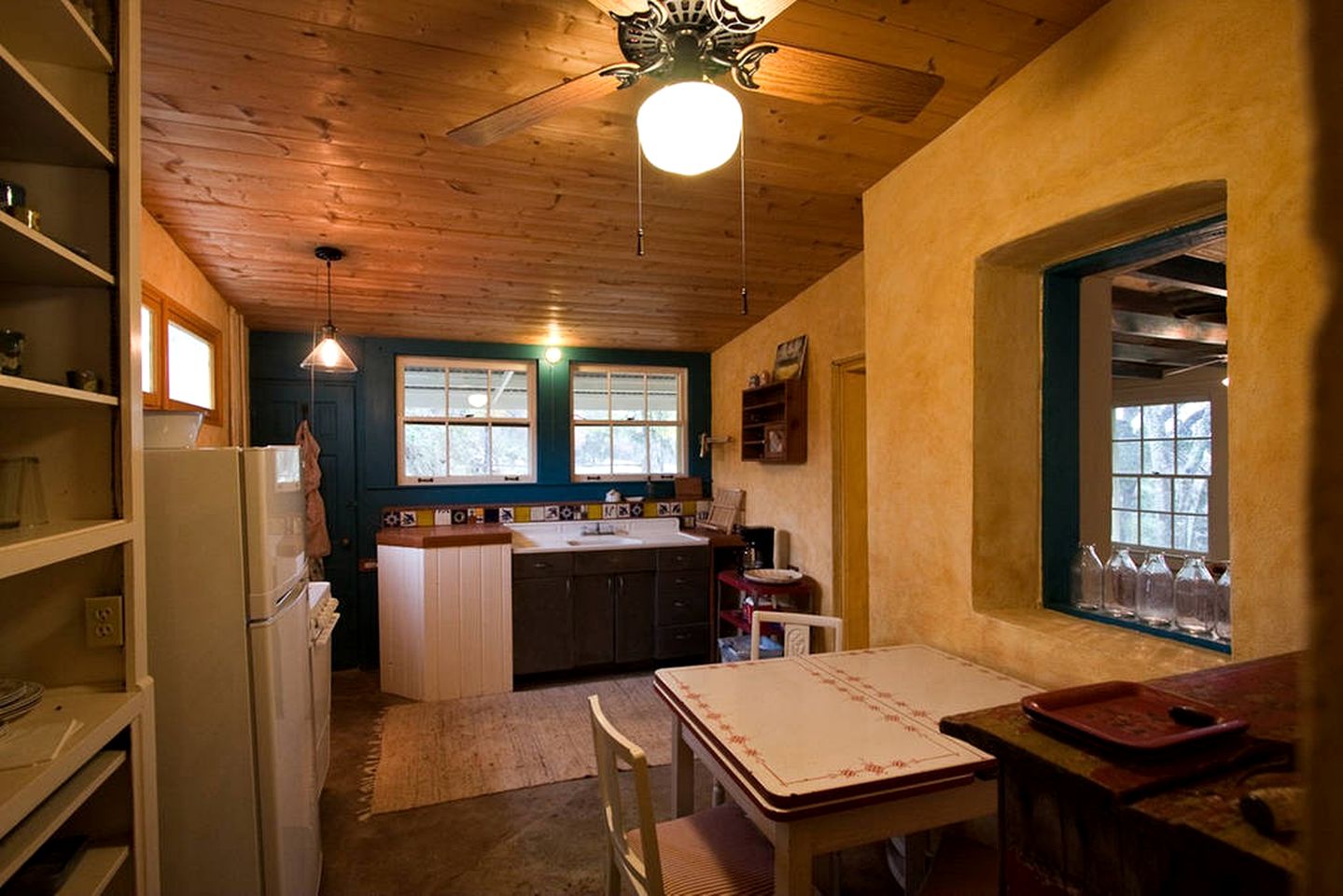 Lovely and Quiet Bed and Breakfast Cottage near Dripping Springs, Texas