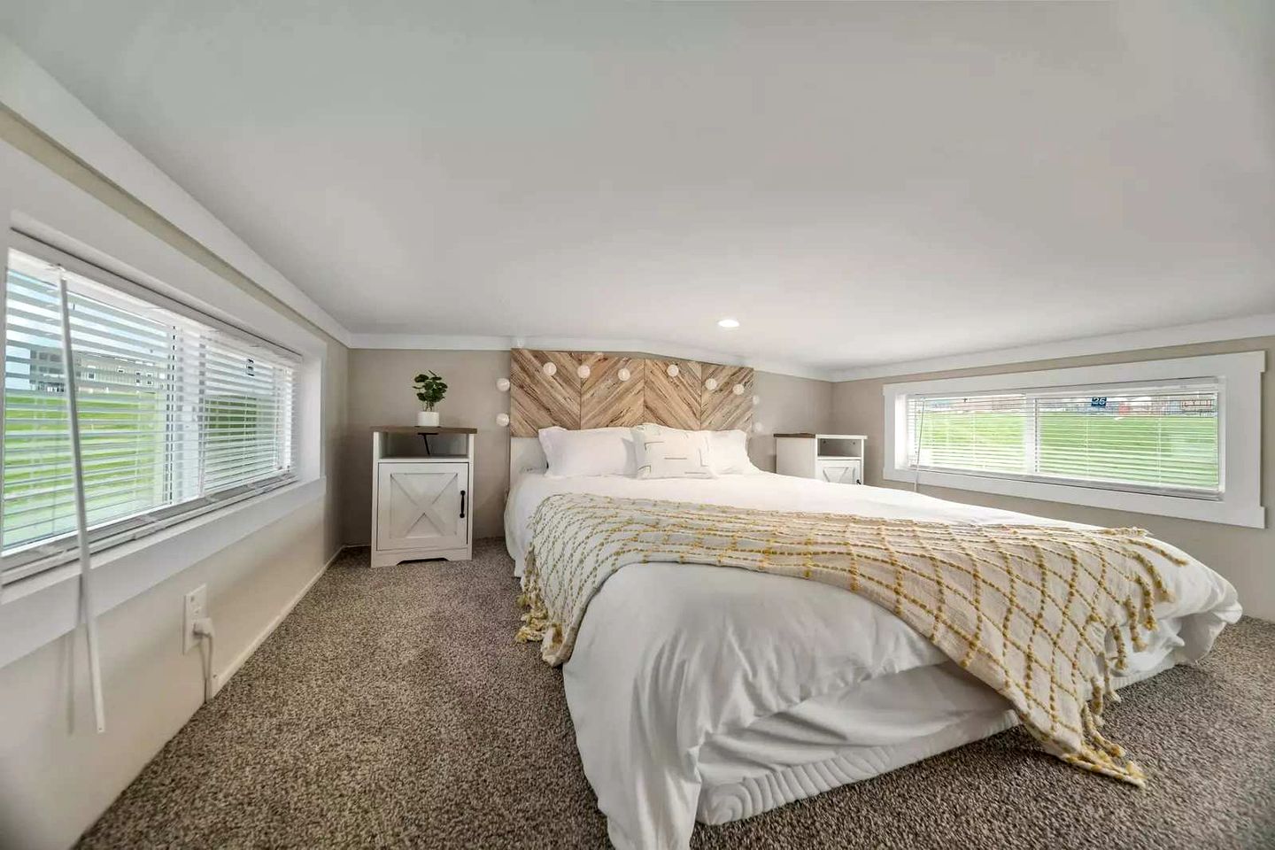 Stylish and Comfortable Tiny Home Getaway with Resort-Style Amenities and Pool Near Fredericksburg, TX