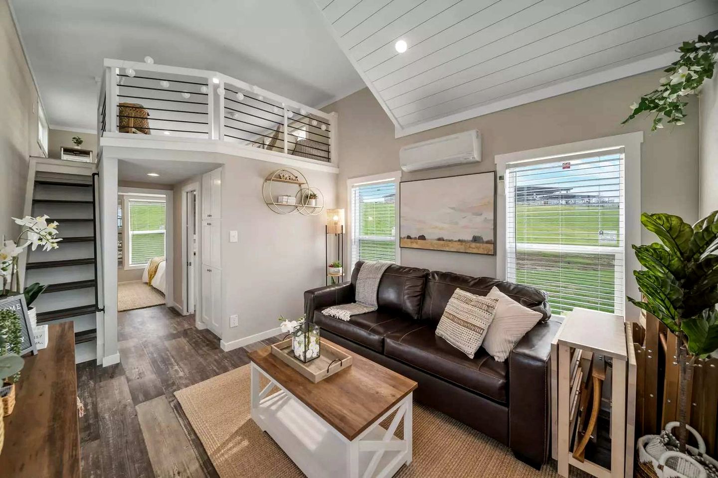 Stylish and Comfortable Tiny Home Getaway with Resort-Style Amenities and Pool Near Fredericksburg, TX