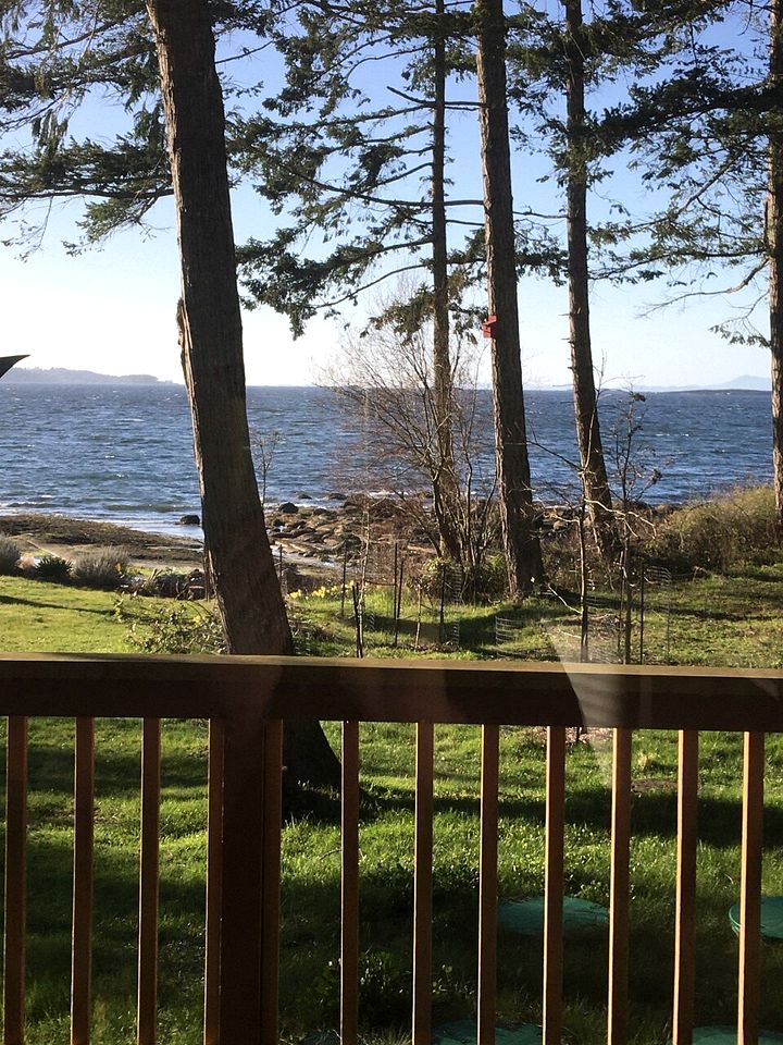 Romantic Getaway near Kennedy Lake on Vancouver Island, British Columbia, Canada