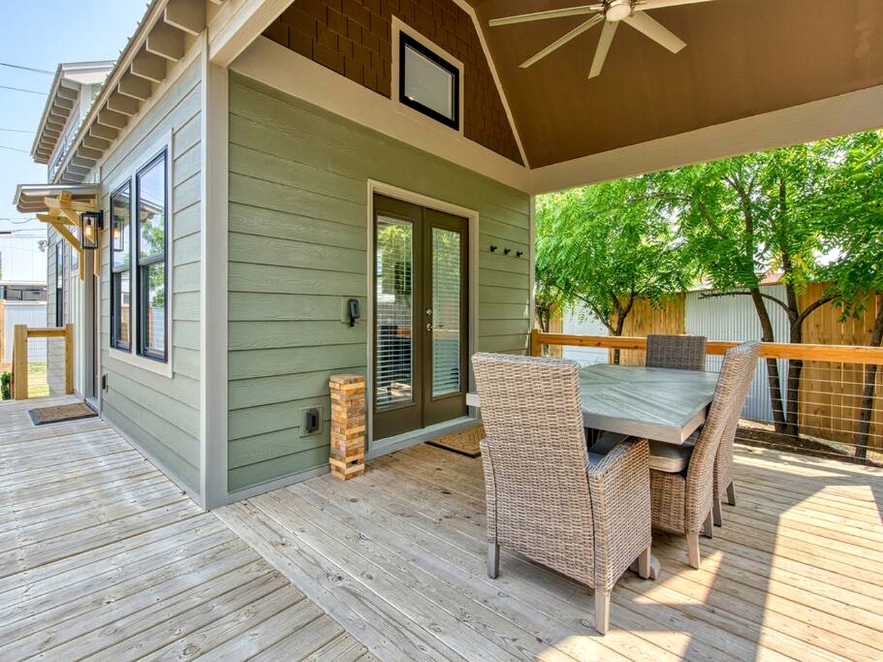 Spectacular Lofted Tiny House with Jacuzzi and Deck in North Carolina