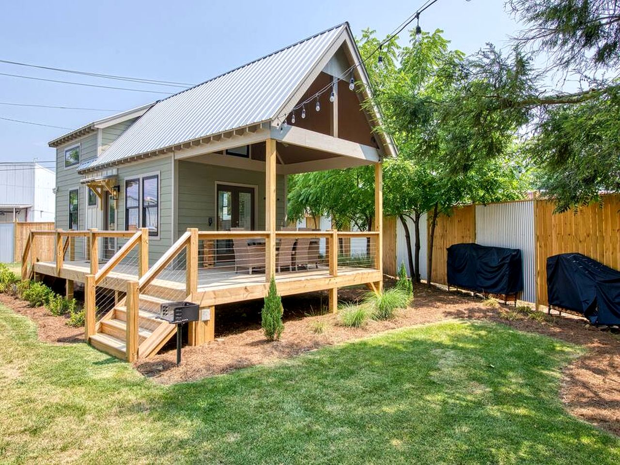 Spectacular Lofted Tiny House with Jacuzzi and Deck in North Carolina