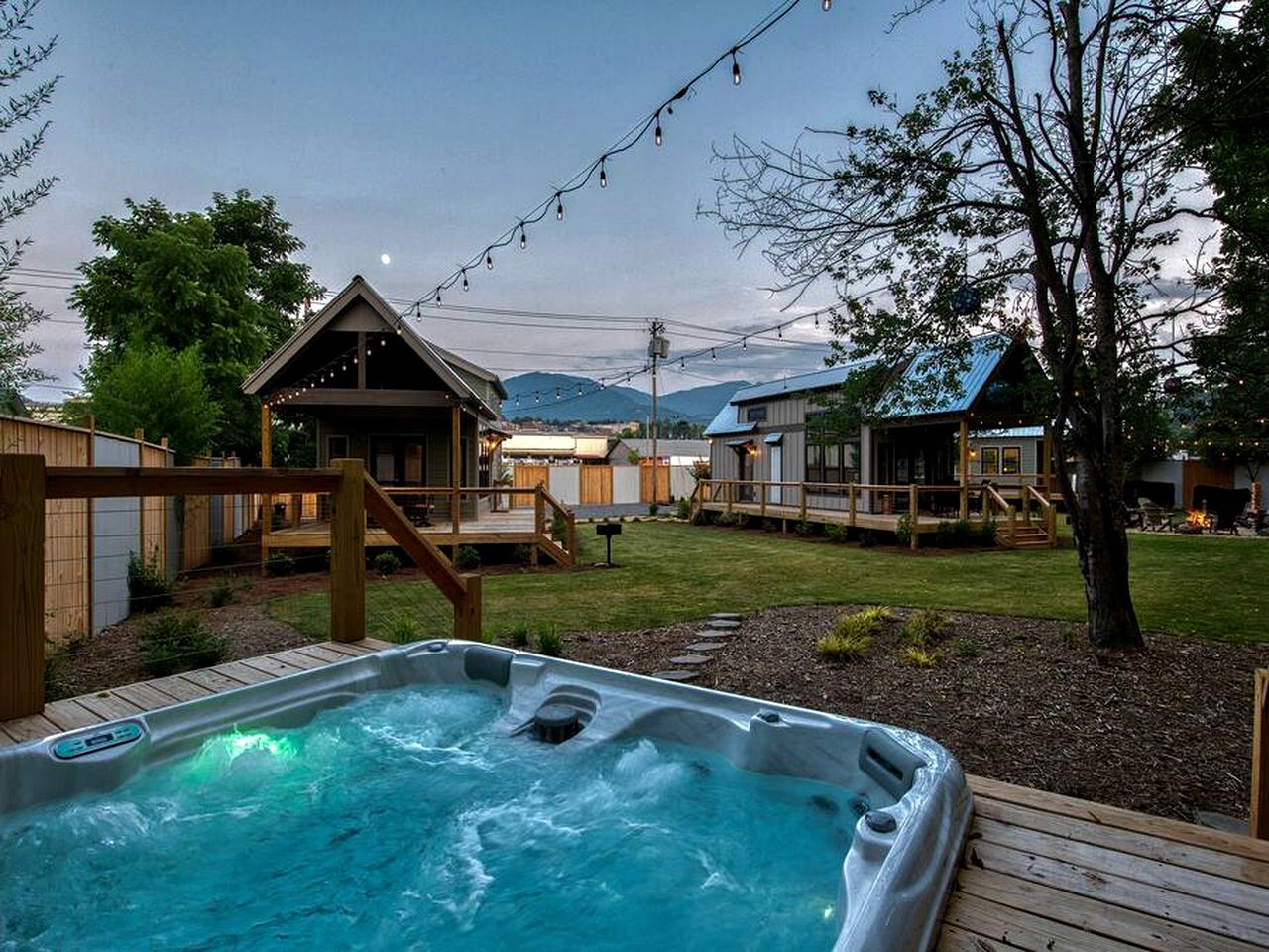 Spectacular Lofted Tiny House with Jacuzzi and Deck in North Carolina