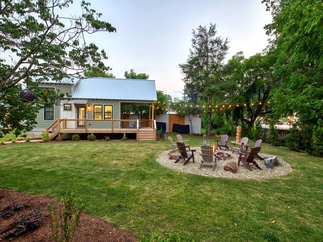 Spectacular Lofted Tiny House with Jacuzzi and Deck in North Carolina