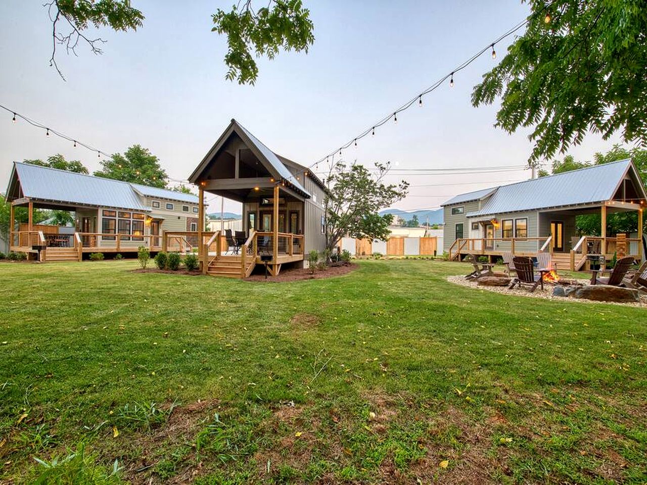 Spectacular Lofted Tiny House with Jacuzzi and Deck in North Carolina
