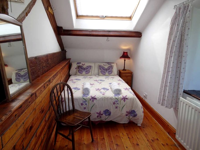 Cottages (Cononley, England, United Kingdom)