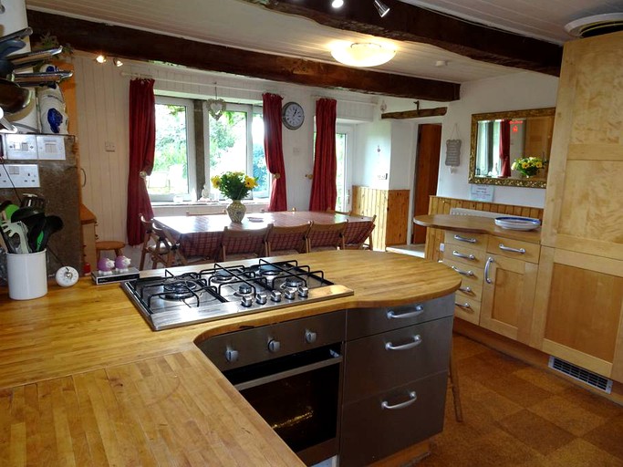 Cottages (Cononley, England, United Kingdom)