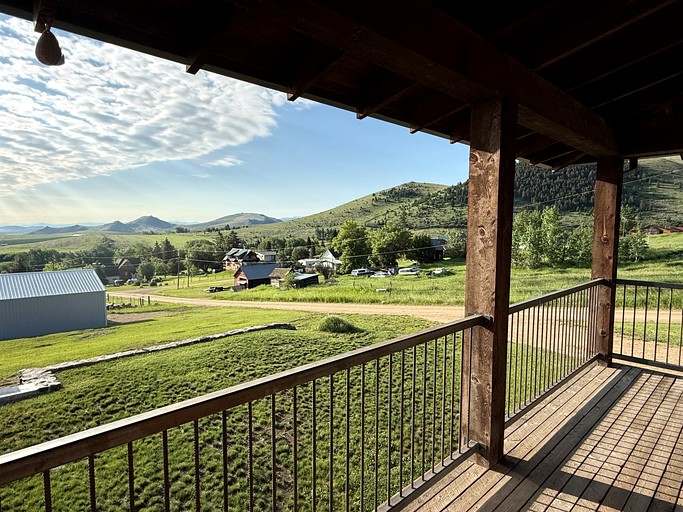 Vacation Rentals (United States of America, Pony, Montana)