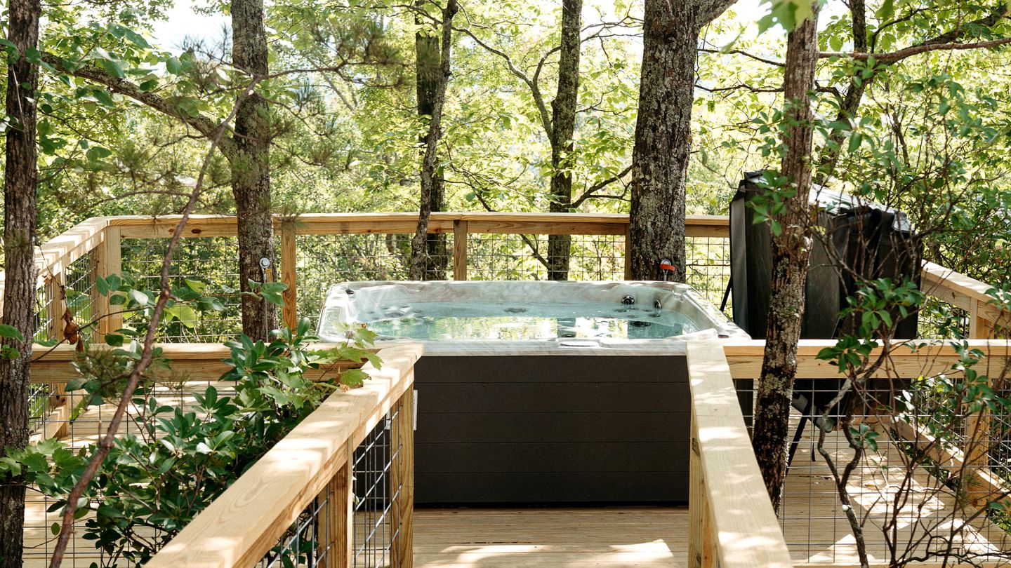 Impressive Tree House with Barbecue and Hot-tub in Gatlinburg, Tennessee