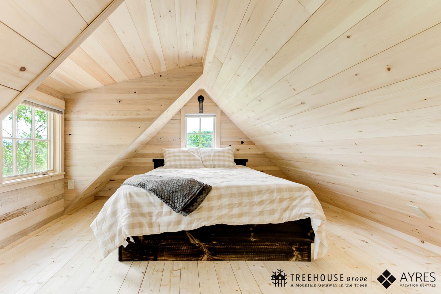 Impressive Tree House with Barbecue and Hot-tub in Gatlinburg, Tennessee