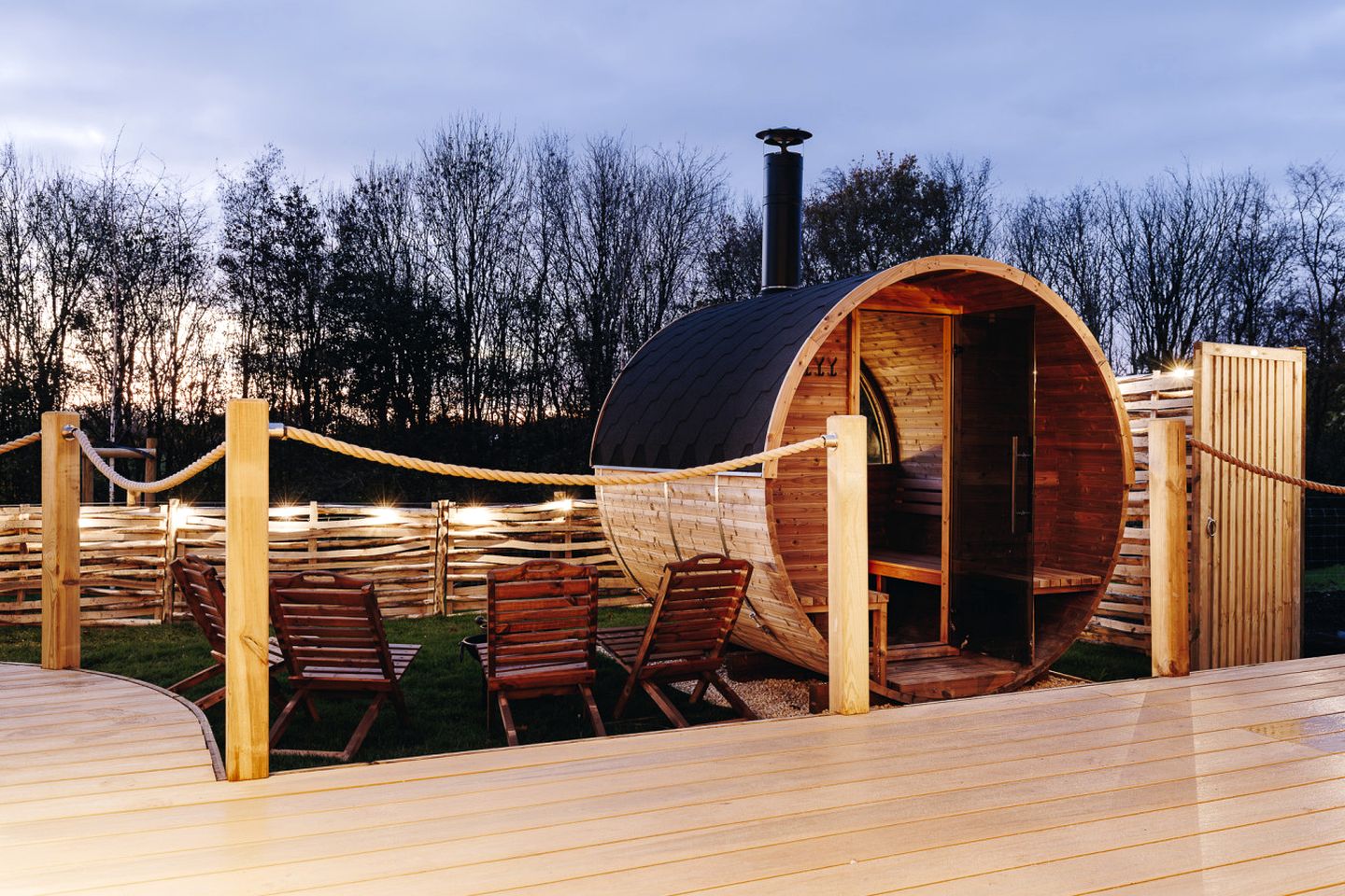 Exclusive Countryside Lodge with Outdoor Cinema, Hot Tub & Sauna, Tranquil Escape Near Binsted, England
