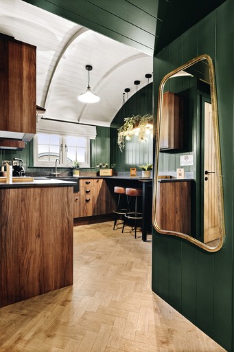 Huts (United Kingdom, Binsted, England)