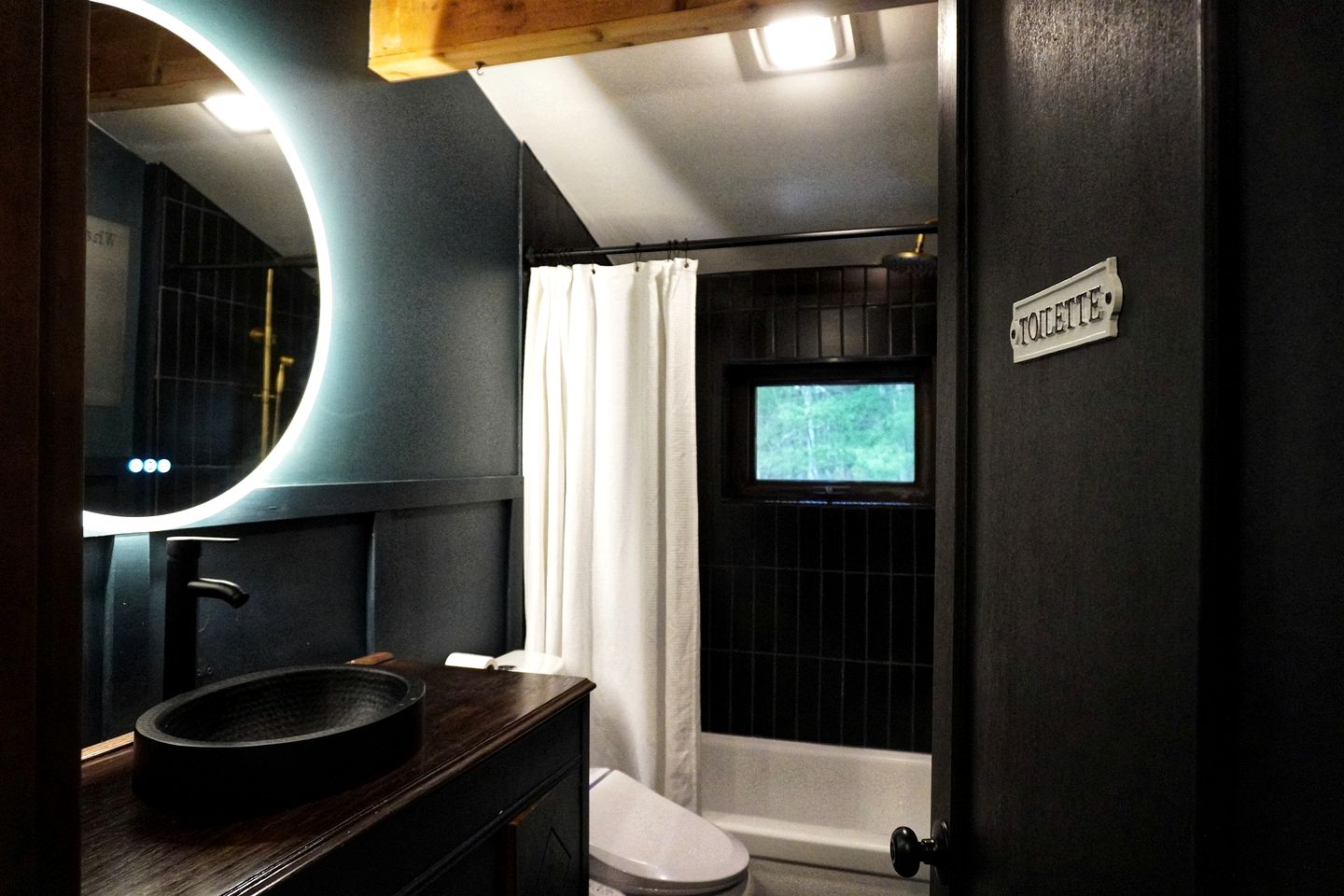 Incredible Secluded Cabin with Barrel Sauna, Fire Pit and Deck for an Unforgettable Getaway in the Finger Lakes in New York