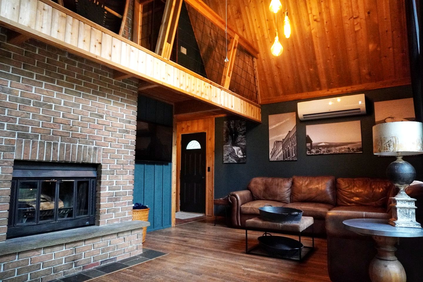 Incredible Secluded Cabin with Barrel Sauna, Fire Pit and Deck for an Unforgettable Getaway in the Finger Lakes in New York