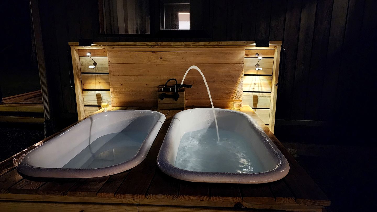 Incredible Secluded Cabin with Barrel Sauna, Fire Pit and Deck for an Unforgettable Getaway in the Finger Lakes in New York