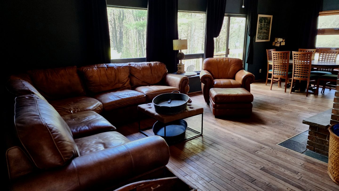 Incredible Secluded Cabin with Barrel Sauna, Fire Pit and Deck for an Unforgettable Getaway in the Finger Lakes in New York