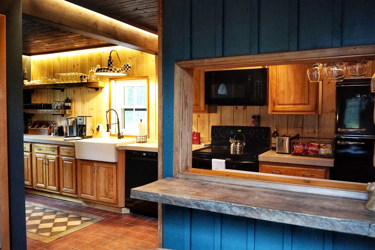 Incredible Secluded Cabin with Barrel Sauna, Fire Pit and Deck for an Unforgettable Getaway in the Finger Lakes in New York