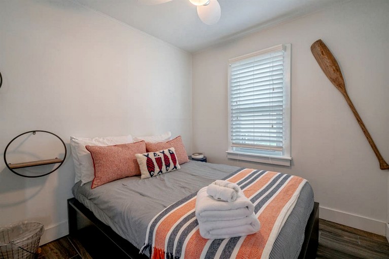 Cottages (Canada, Leamington, Ontario)