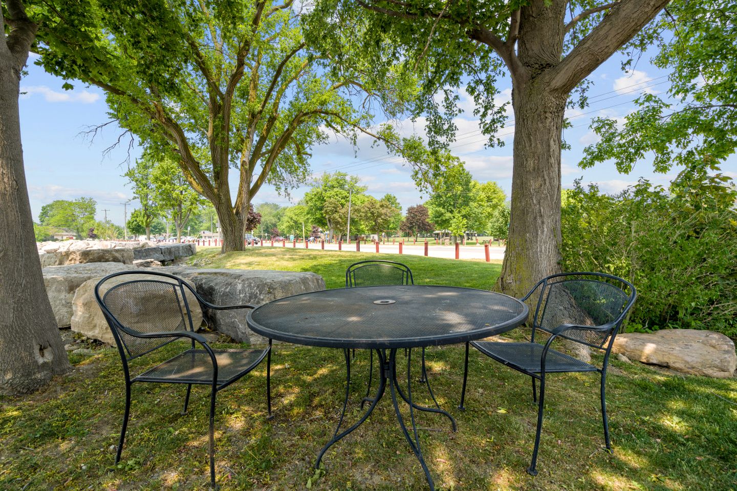 Impressive Waterfront Cottage with Fantastic Views in Leamington, Ontario